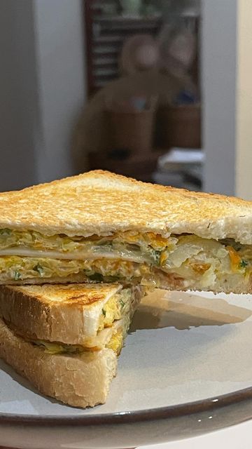 Plain Omelette Sandwich